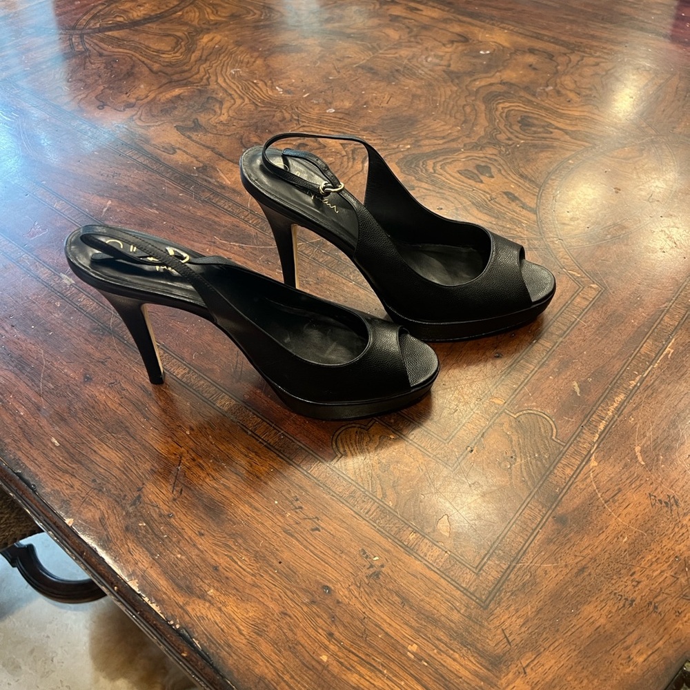 Chic Black Peep-Toe Slingback Heels